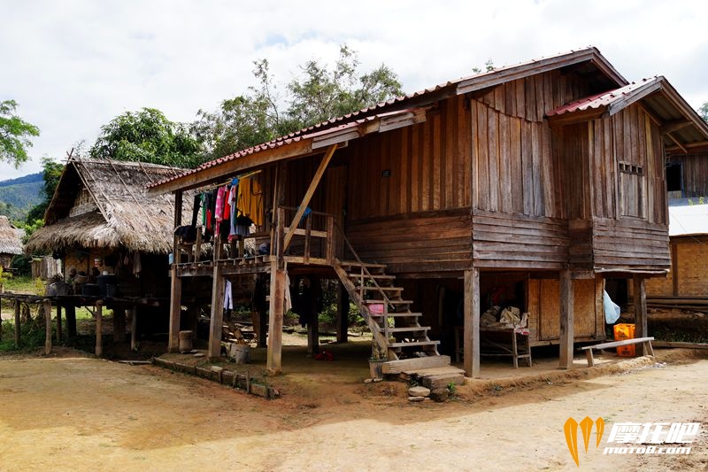 老挝房子1.jpg