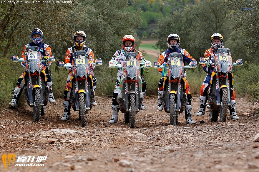 128649_Antoine-Meo_-Jordi-Viladoms_-Laia-Sanz_-Toby-Price_-Matthias-Walkner-KTM-.jpg