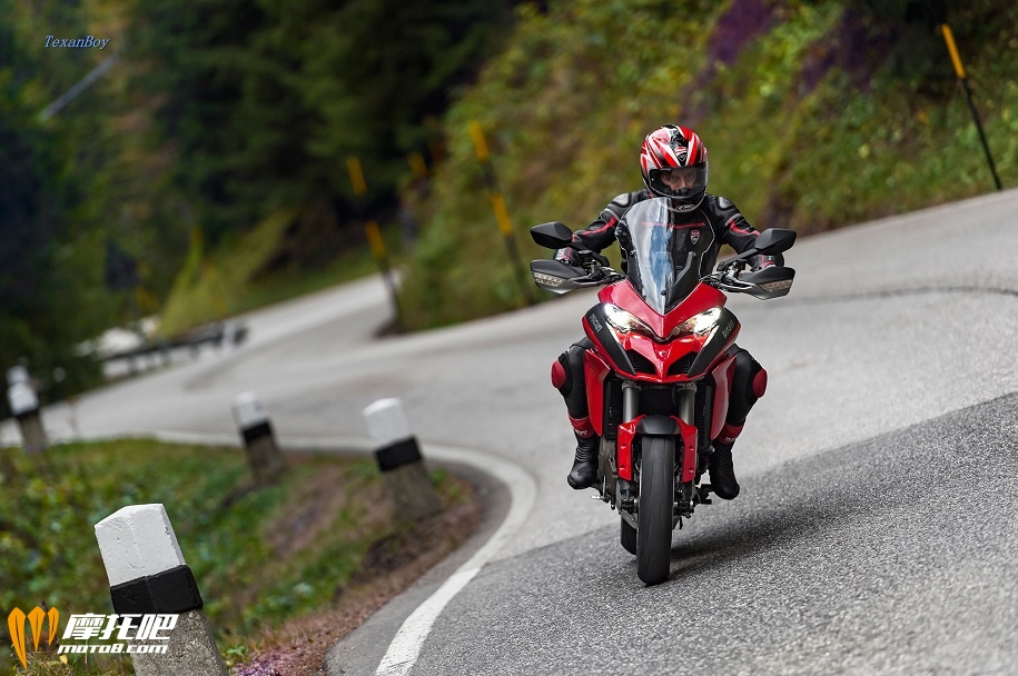 2015-Ducati-Multistrada-1200S-DVT1.jpg