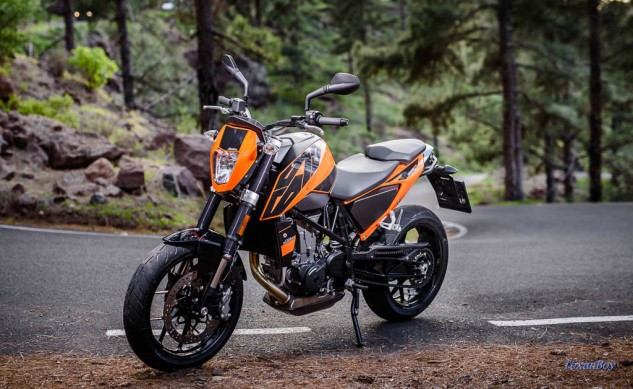 120215-2016-KTM-690-duke-duke-r-350-633x389.jpg