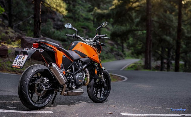 120215-2016-KTM-690-duke-duke-r-455-633x389.jpg