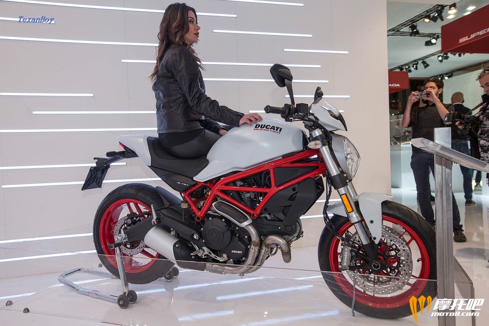 2017-ducati-monster-797-ab9t0672.jpg