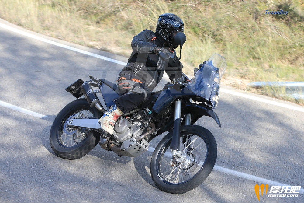 cw1216-ktm-390-adventure-spy-photo-004.jpg