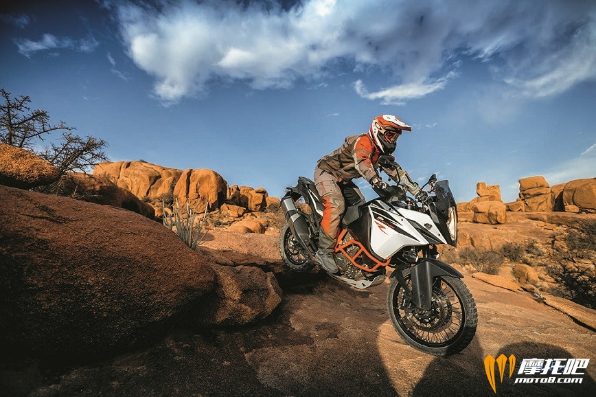 2017-KTM-1290-Super-Adventure-R-USA-01-1.jpg