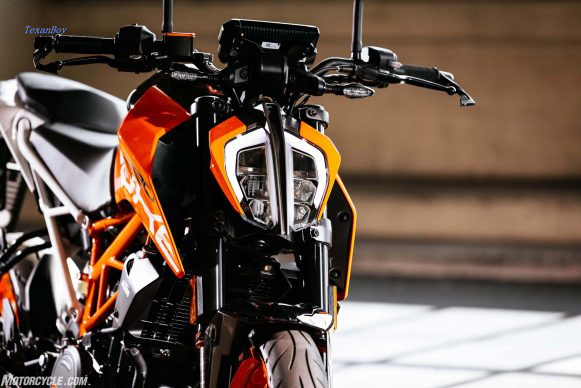 041017-2017-ktm-390-duke-_DSC8629-581x388.jpg