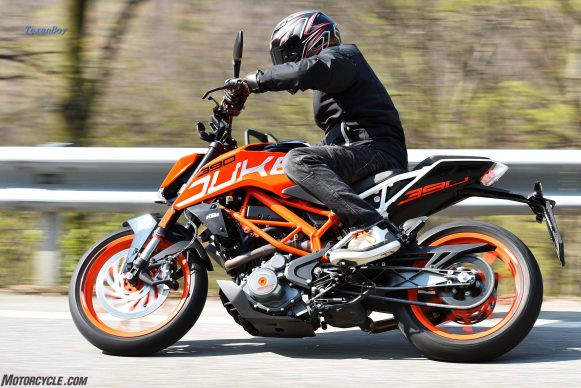 041017-2017-ktm-390-duke-_RAD0903-2-581x388.jpg