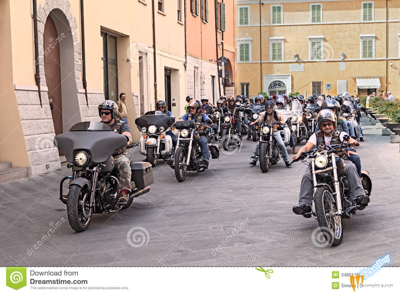 bikers-riding-harley-davidson-group-american-motorbikes-motorcycle-rally-sangiov.jpg
