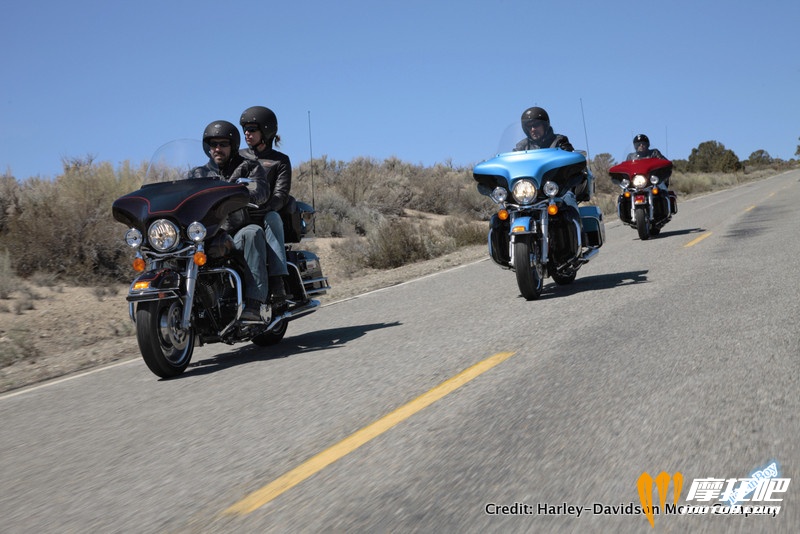 Harley-Davidson_Touring_01.jpg