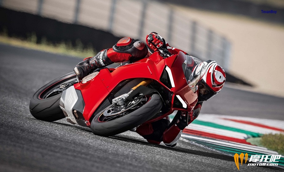 110517-2018-ducati-panigale-v4-04.jpg