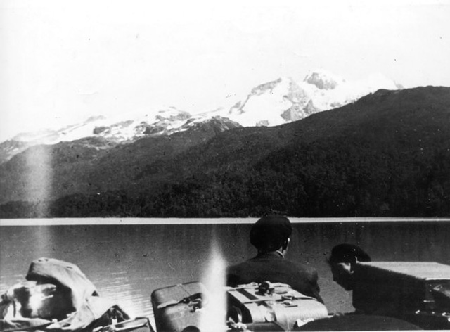 7乘坐莫杰斯塔·维多利亚号进入智利，格瓦拉摄，1952年2月.jpg