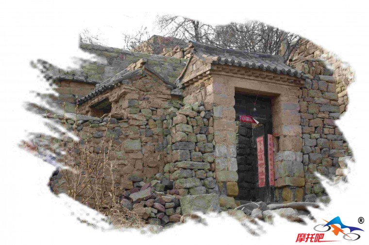 典型的石屋、石墙。