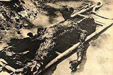 被日军用煤油烧死的南京市民.jpg