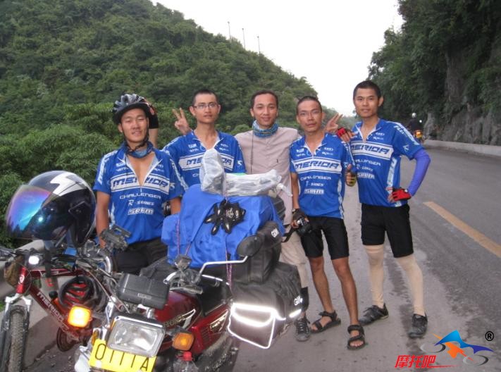 路上遇到的韶关自行车队，他们的目标也是拉萨
