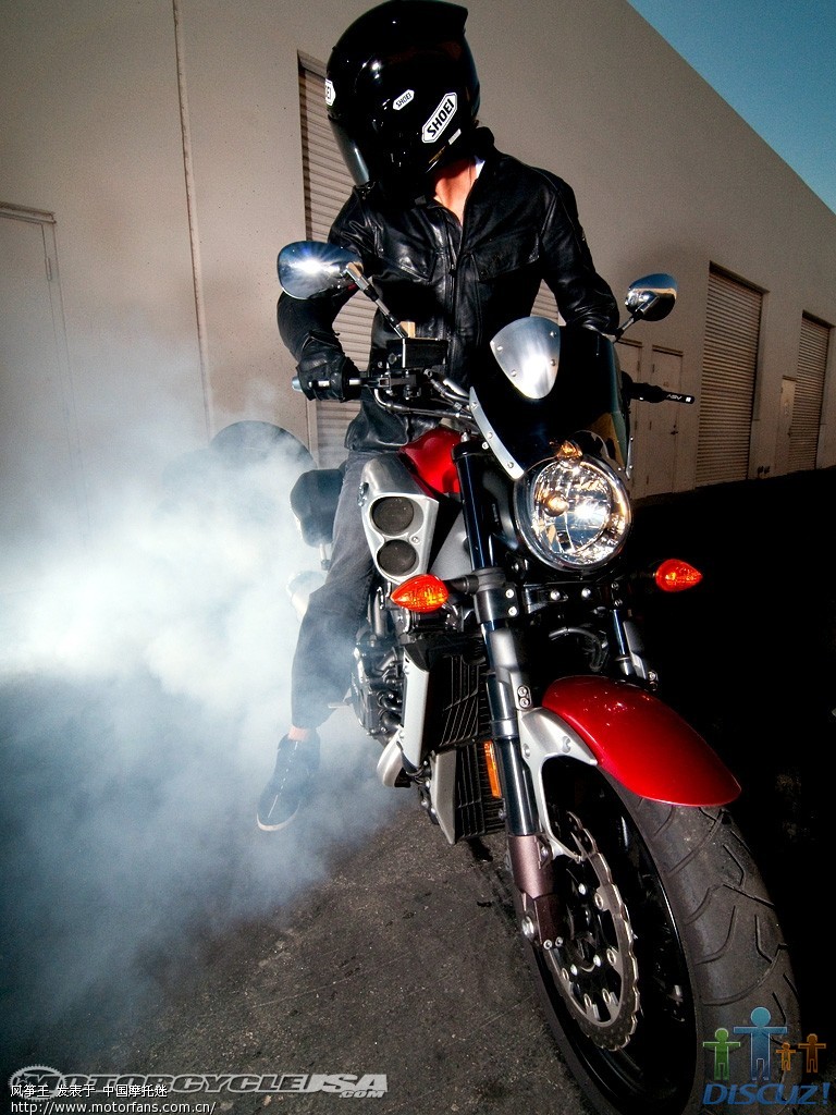 2010-yamaha-vmax-9[1]_PBBPaPTtjXj2.jpg