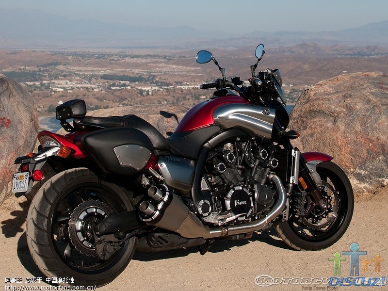 2010-yamaha-vmax-11[1]_sEJjf8UYME7V.jpg