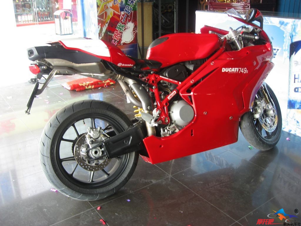 DUCATI 749S