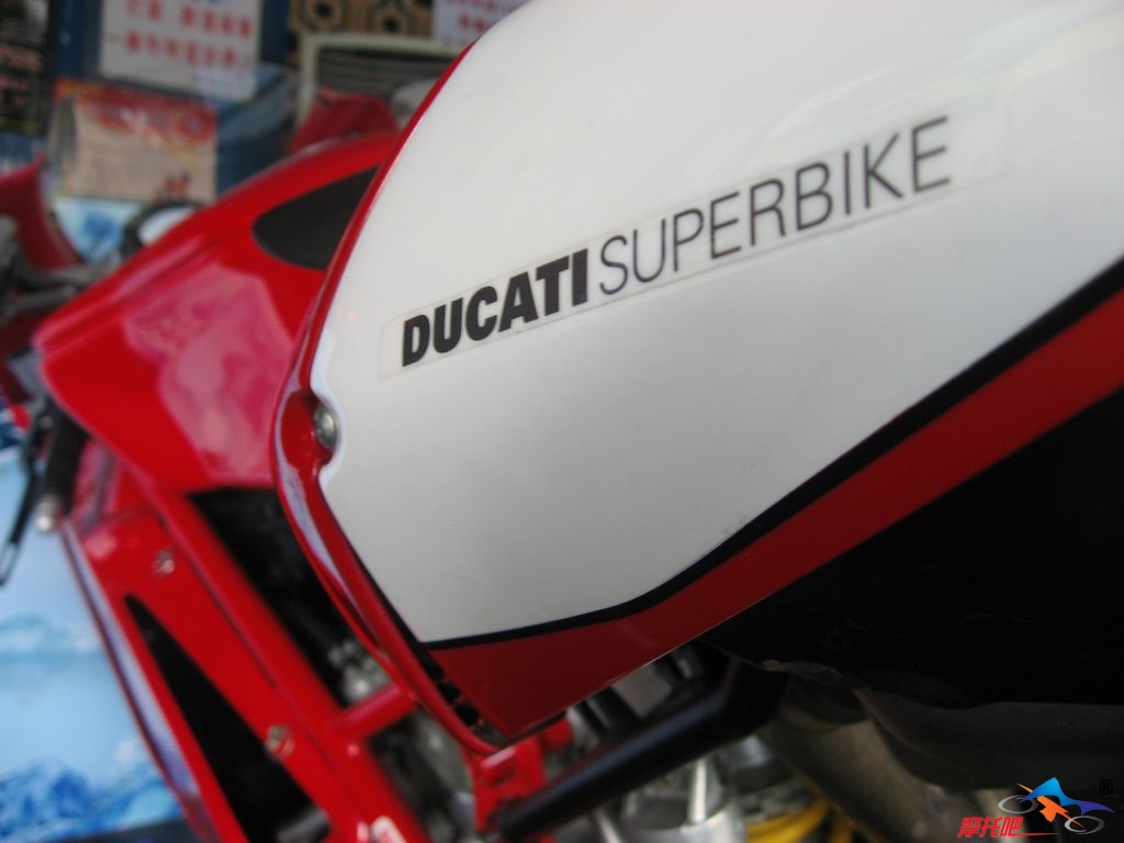 DUCATI 749S