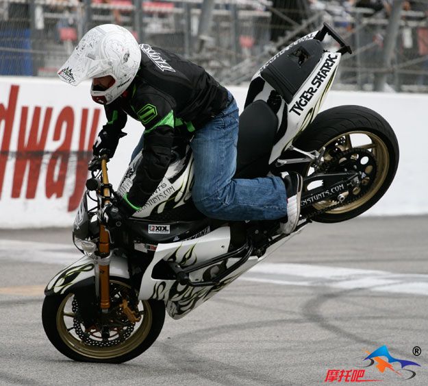 motorcyclestoppie.jpg