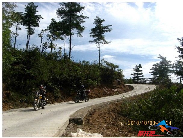 风景宜人的地方道路，我压弯，我再压···