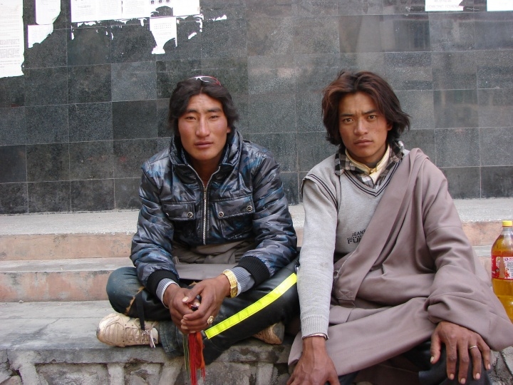 藏族兄弟